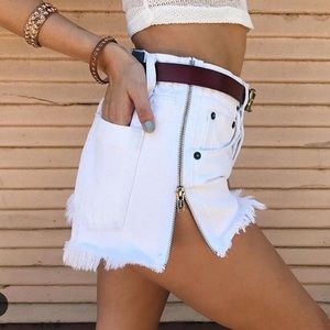 NWT RARE LF Carmar White Side Zipper Shorts